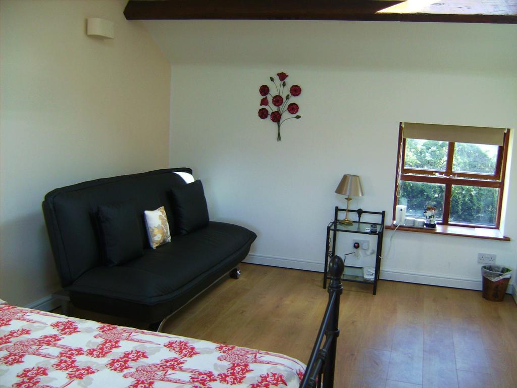 Brook Barn B&B Хейл Номер фото