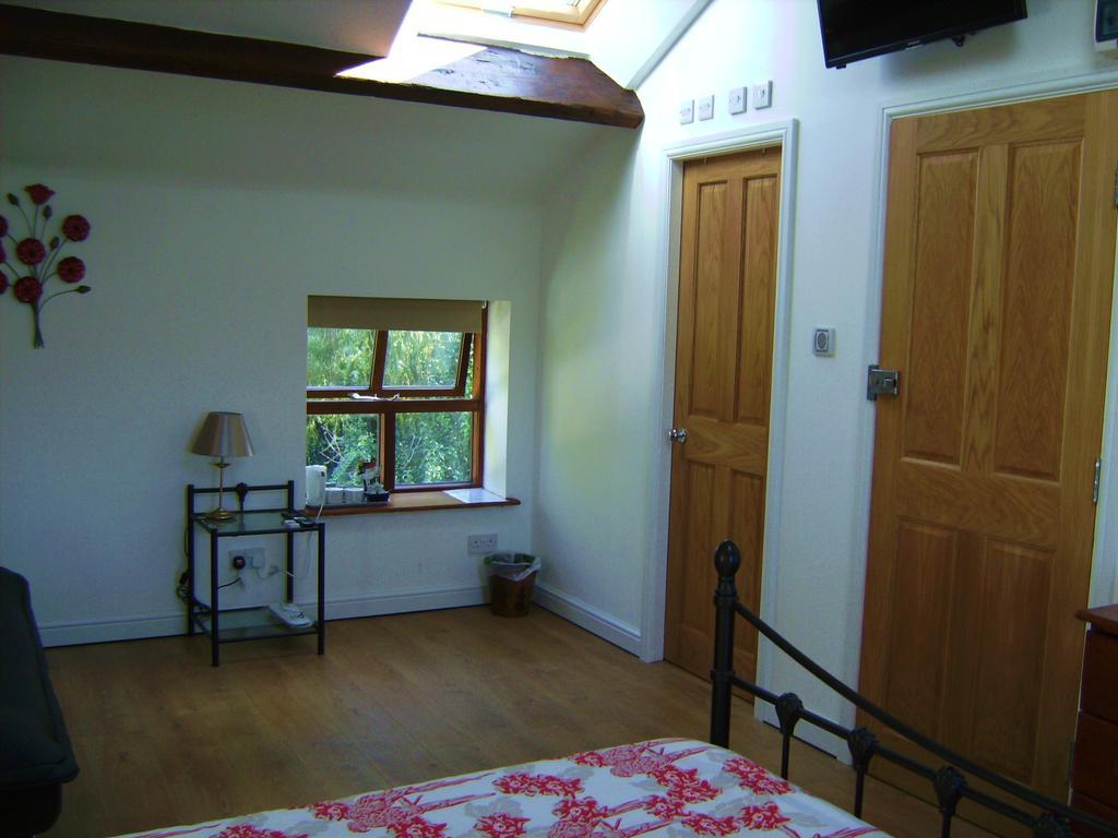 Brook Barn B&B Хейл Номер фото
