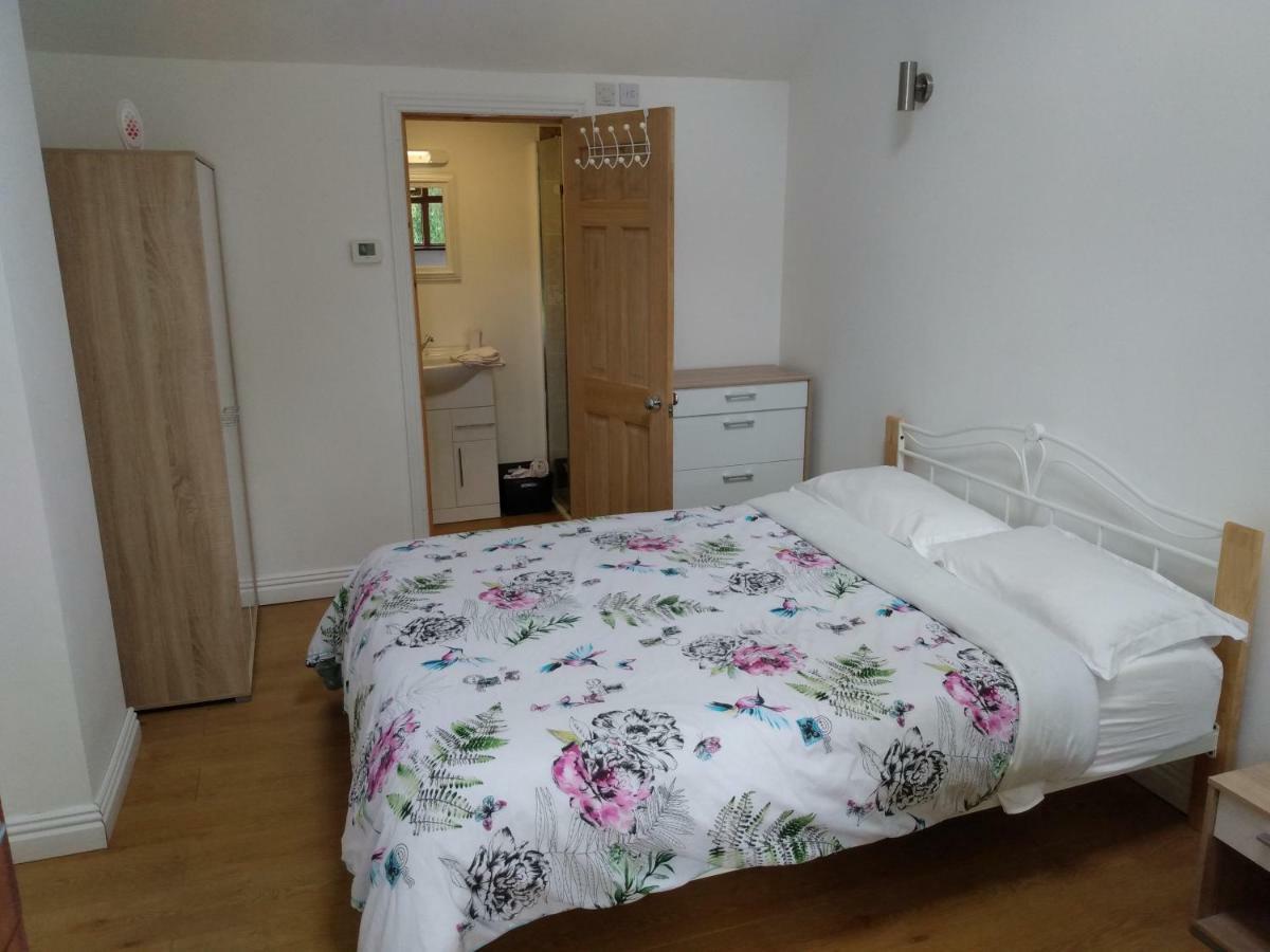 Brook Barn B&B Хейл Екстер'єр фото